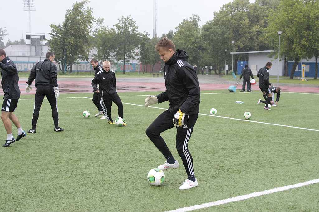 Piłkarze Miedzi Legnica wznowili treningi