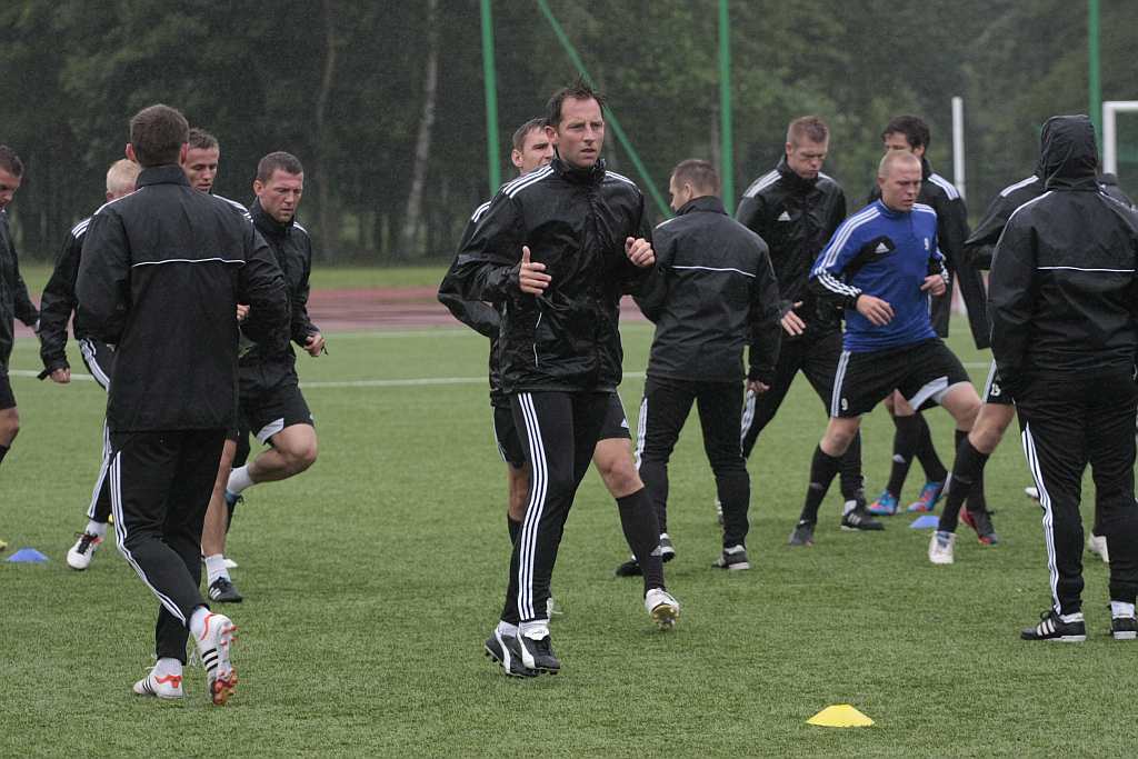 Piłkarze Miedzi Legnica wznowili treningi