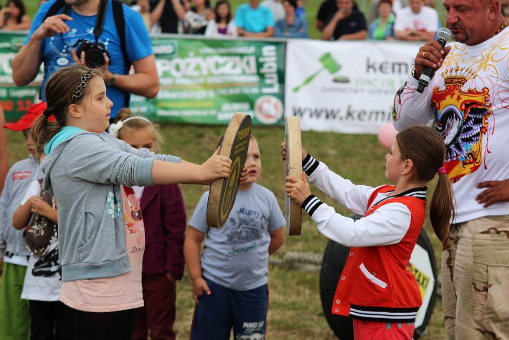 Strongman Show na legnickim lotnisku