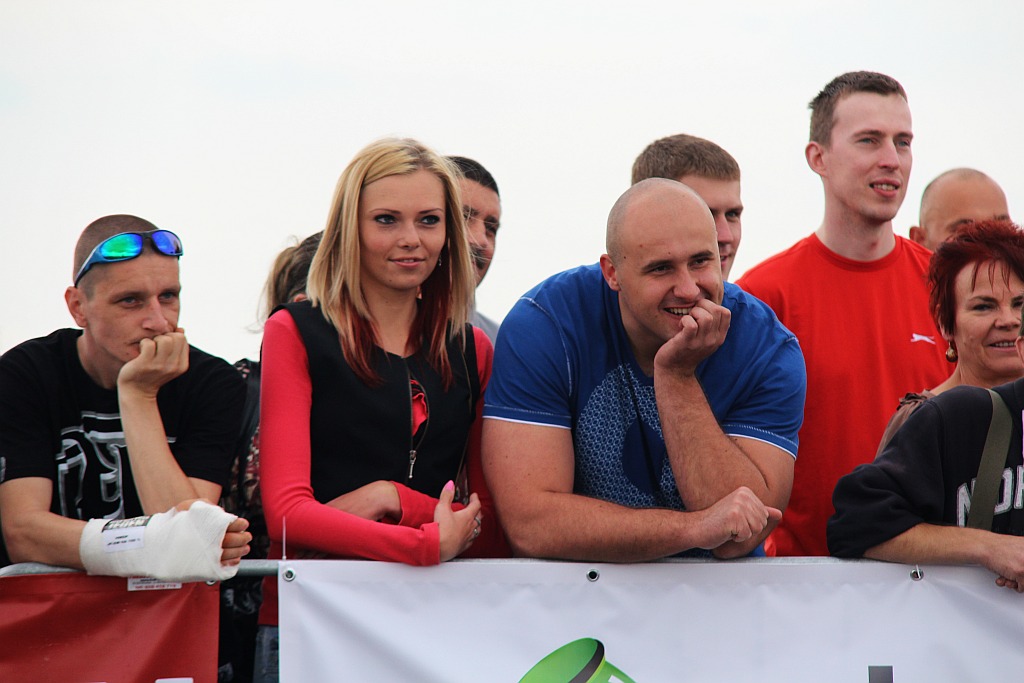 Strongman Show na legnickim lotnisku