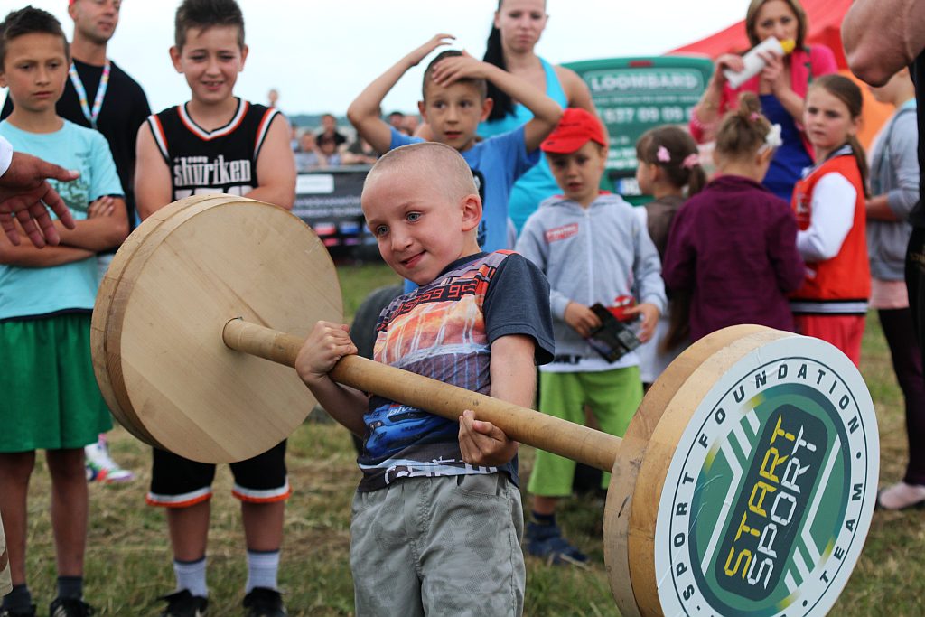 Strongman Show na legnickim lotnisku