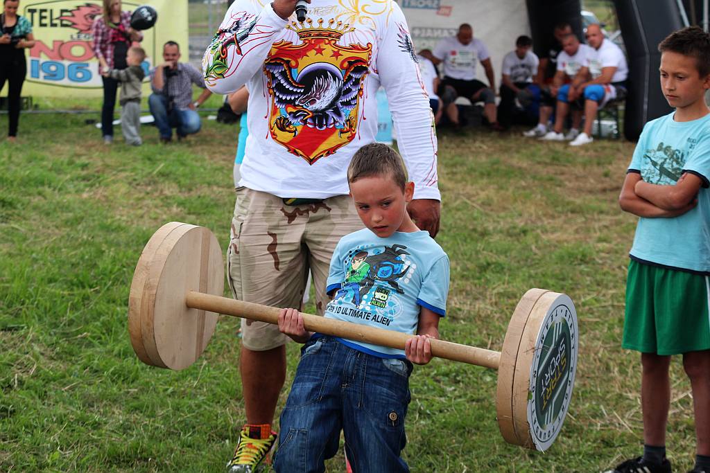 Strongman Show na legnickim lotnisku