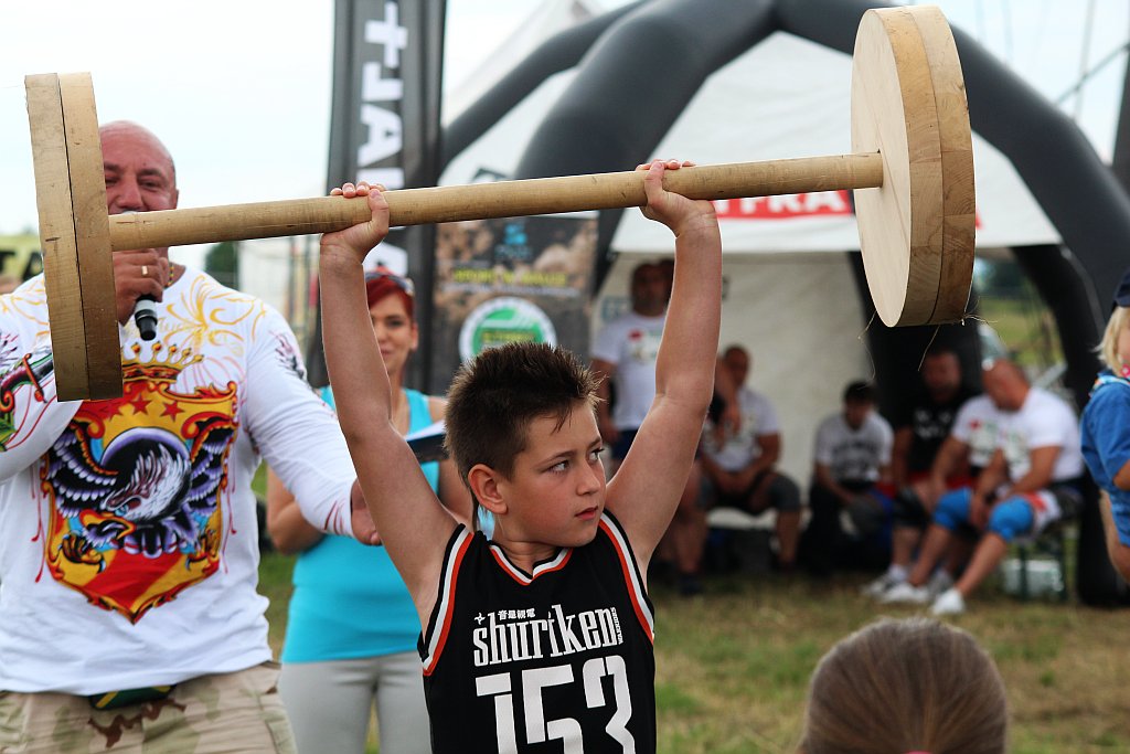 Strongman Show na legnickim lotnisku