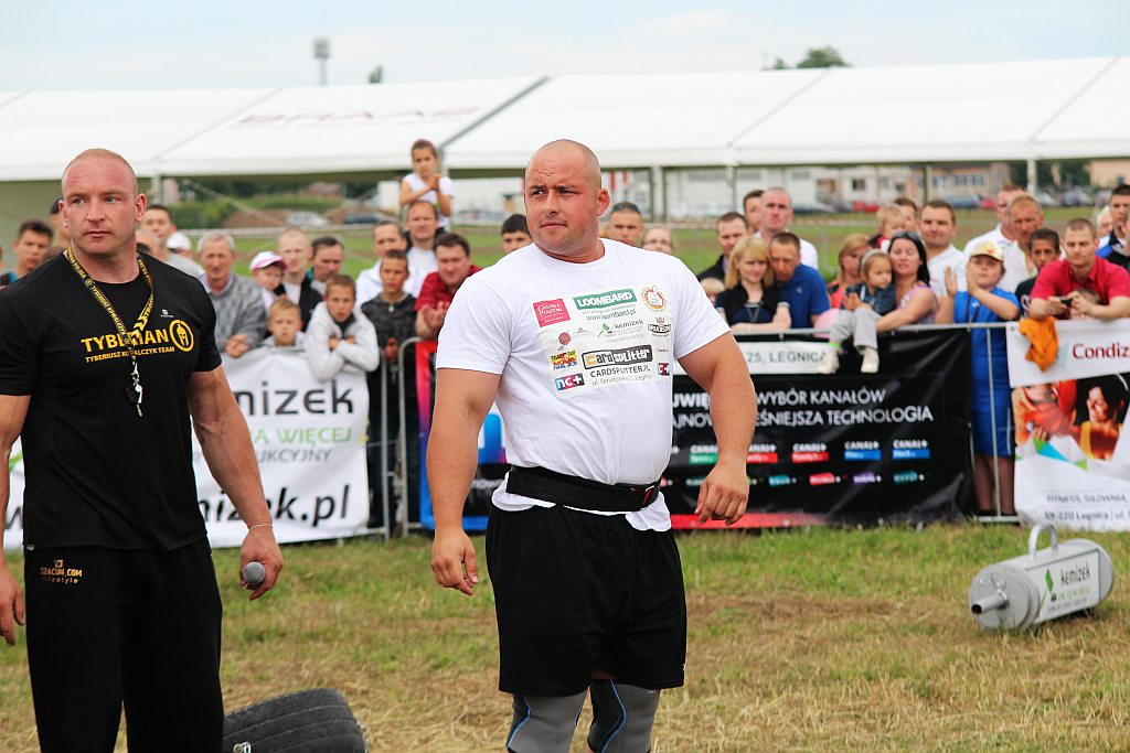 Strongman Show na legnickim lotnisku