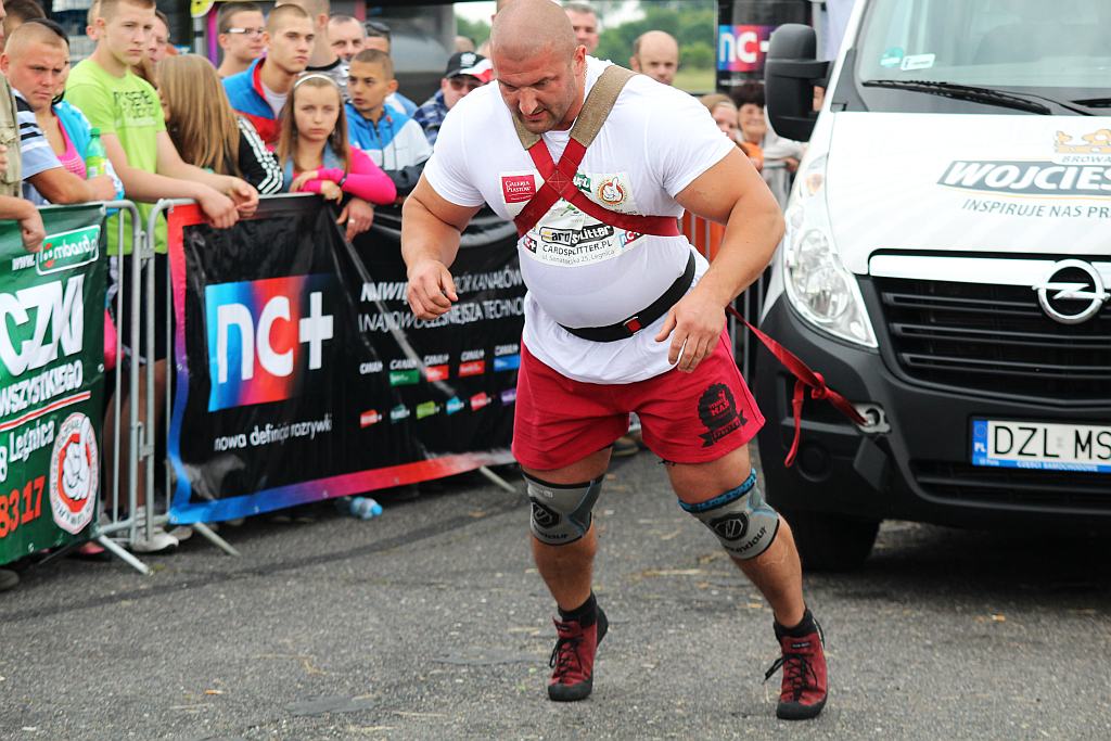 Strongman Show na legnickim lotnisku