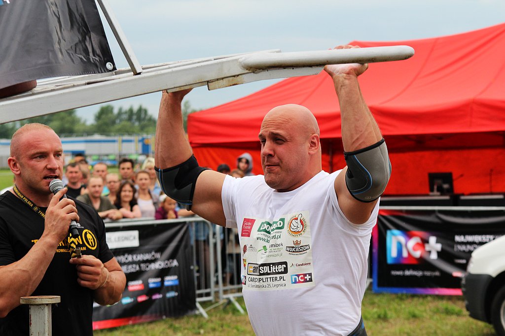Strongman Show na legnickim lotnisku