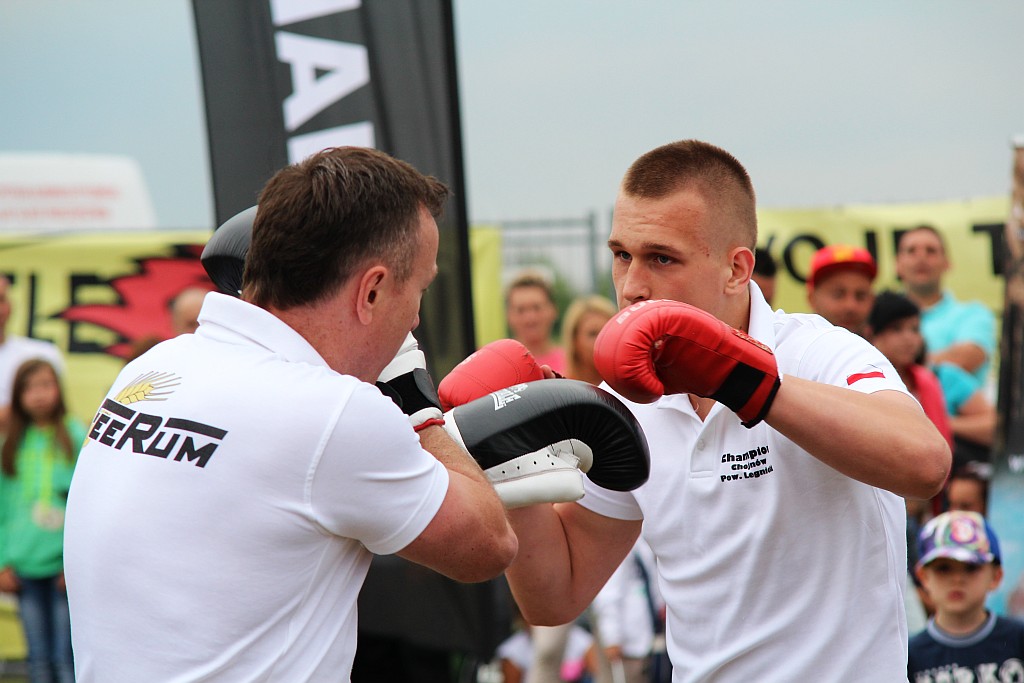 Strongman Show na legnickim lotnisku
