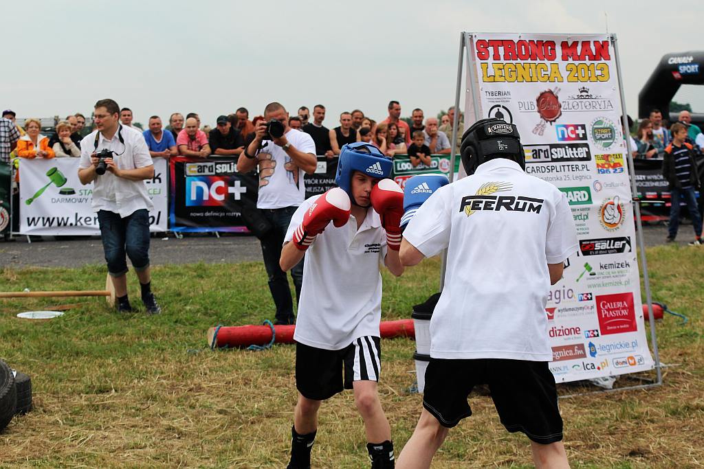 Strongman Show na legnickim lotnisku