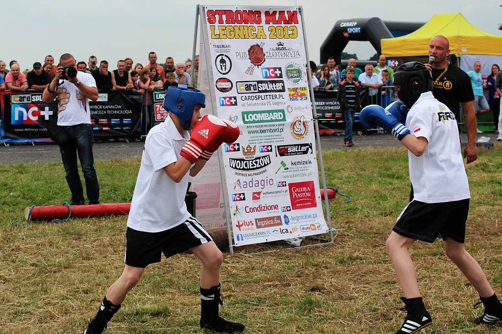 Strongman Show na legnickim lotnisku