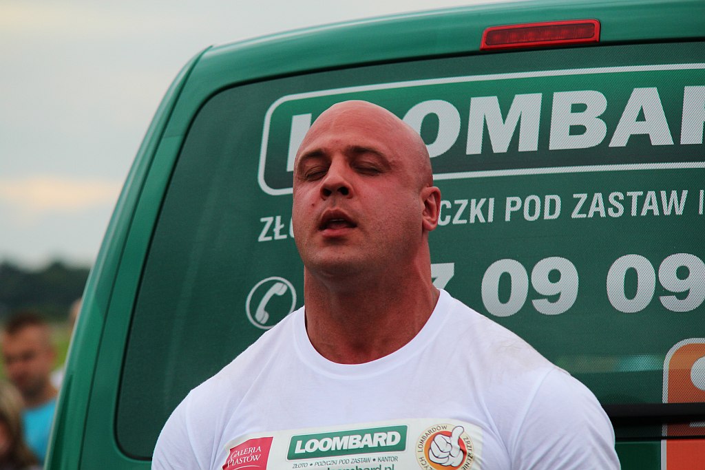 Strongman Show na legnickim lotnisku