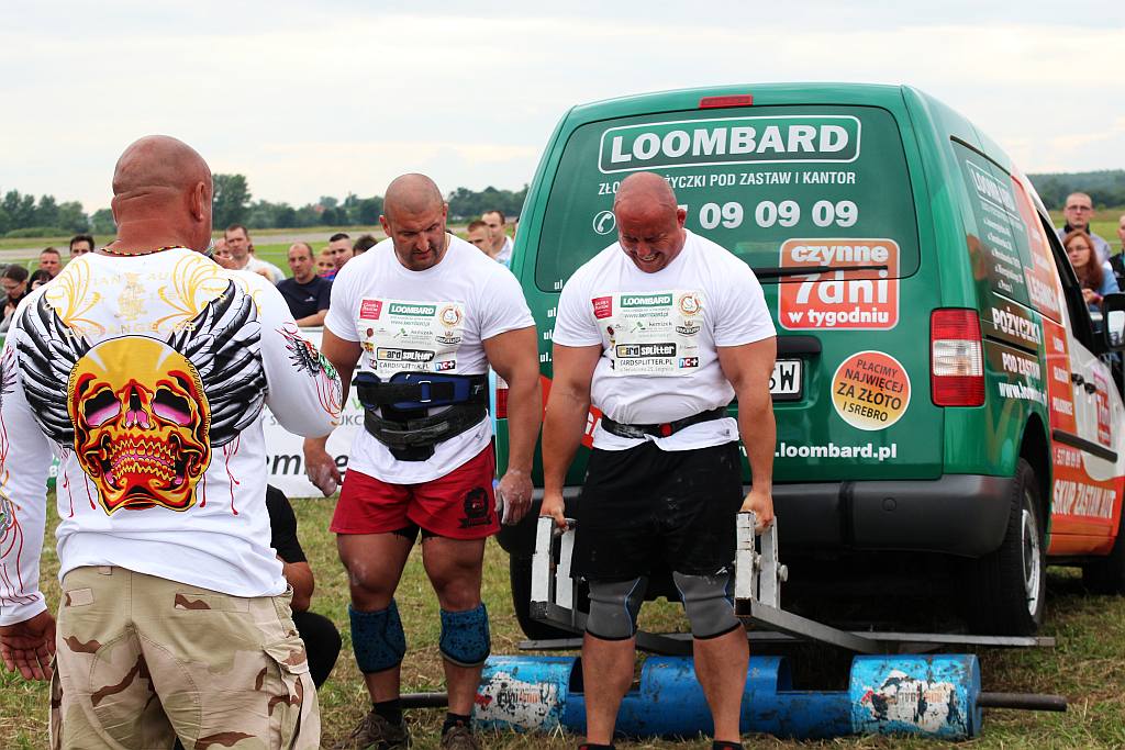 Strongman Show na legnickim lotnisku