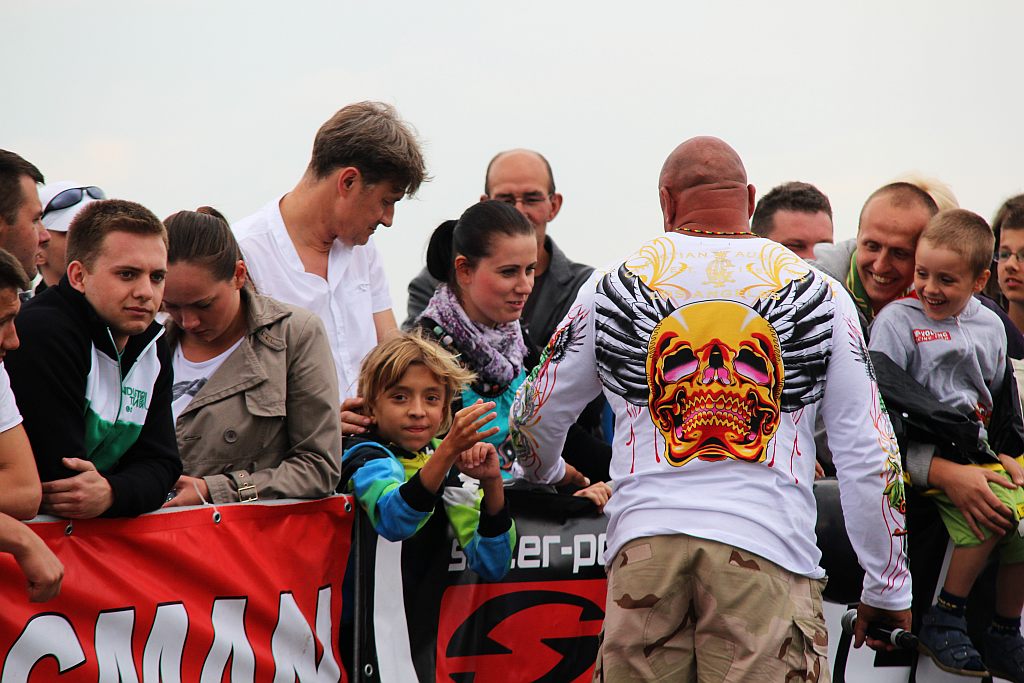 Strongman Show na legnickim lotnisku