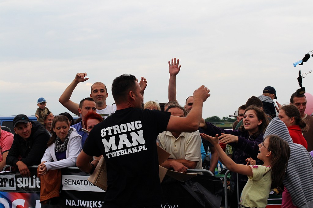 Strongman Show na legnickim lotnisku