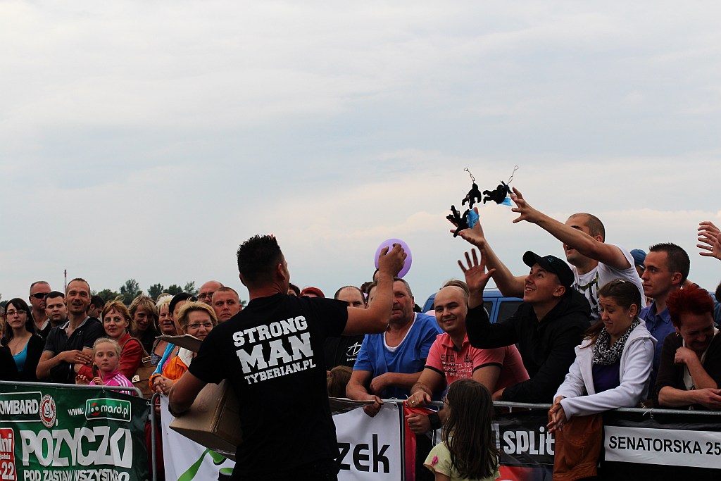 Strongman Show na legnickim lotnisku