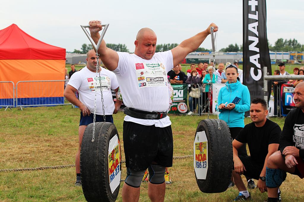 Strongman Show na legnickim lotnisku
