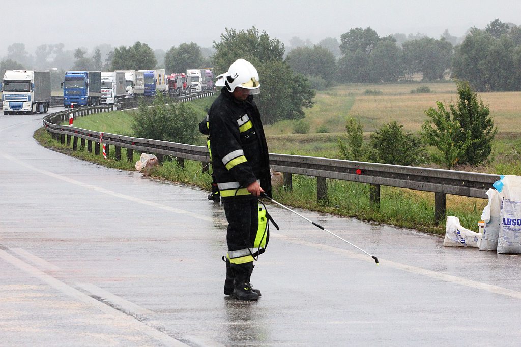 Kłótnia o plamę paliwa na obwodnicy