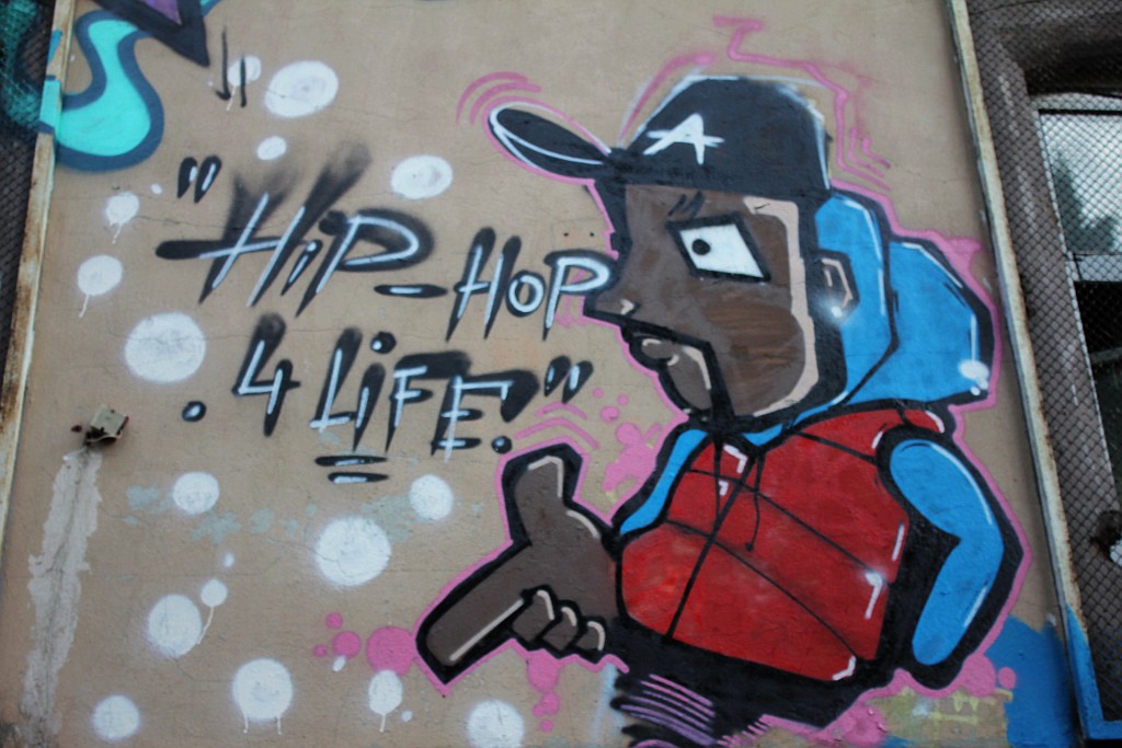 Malowali graffiti na ścianie Spiżarni
