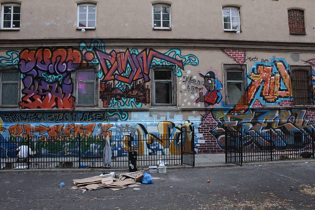 Malowali graffiti na ścianie Spiżarni