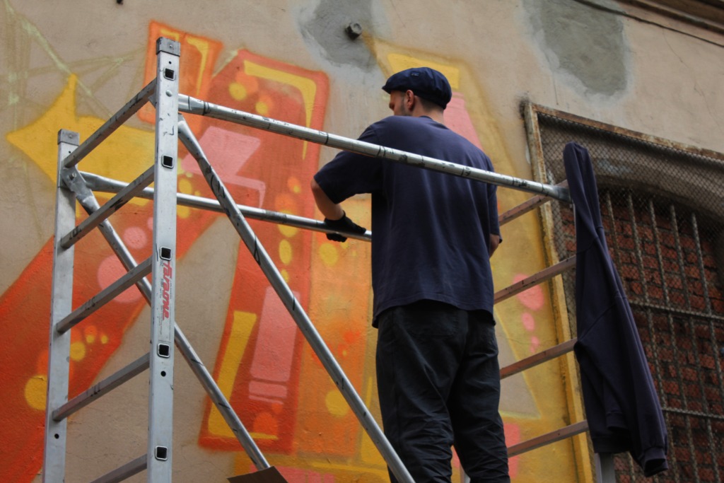 Malowali graffiti na ścianie Spiżarni