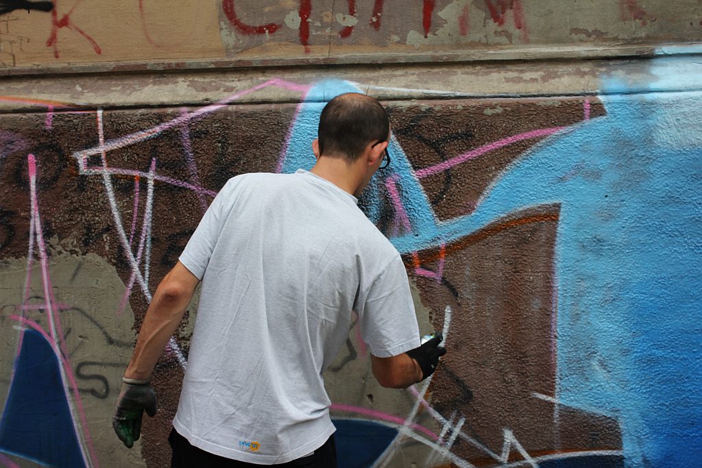 Malowali graffiti na ścianie Spiżarni