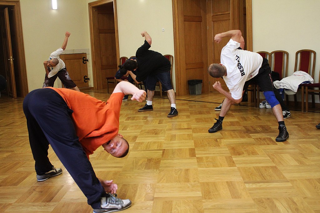 Warsztaty bboying z Dr. Hefo i Rafsonem