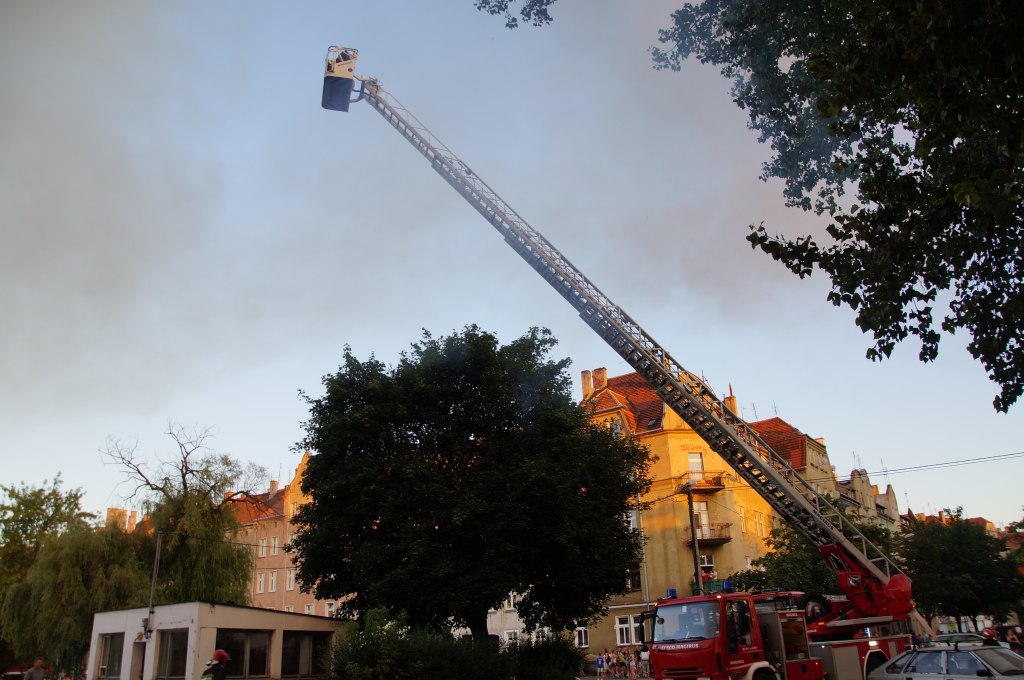 Pożar opuszczonego baraku na terenie Elpeny