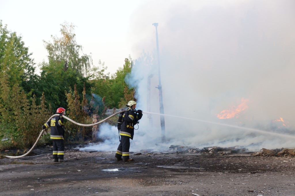 Pożar opuszczonego baraku na terenie Elpeny