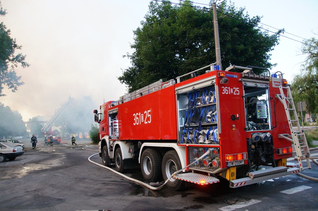 Pożar opuszczonego baraku na terenie Elpeny