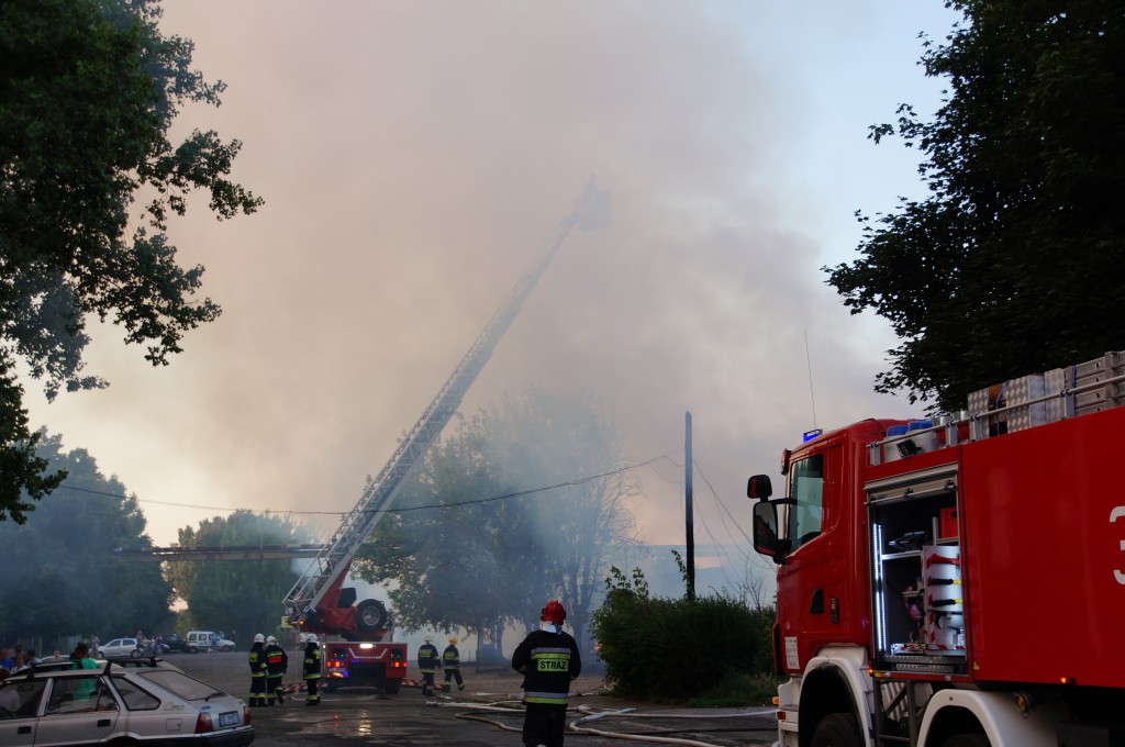 Pożar opuszczonego baraku na terenie Elpeny