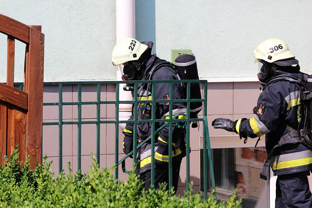 Chlor ulatniał się z beczki na basenie