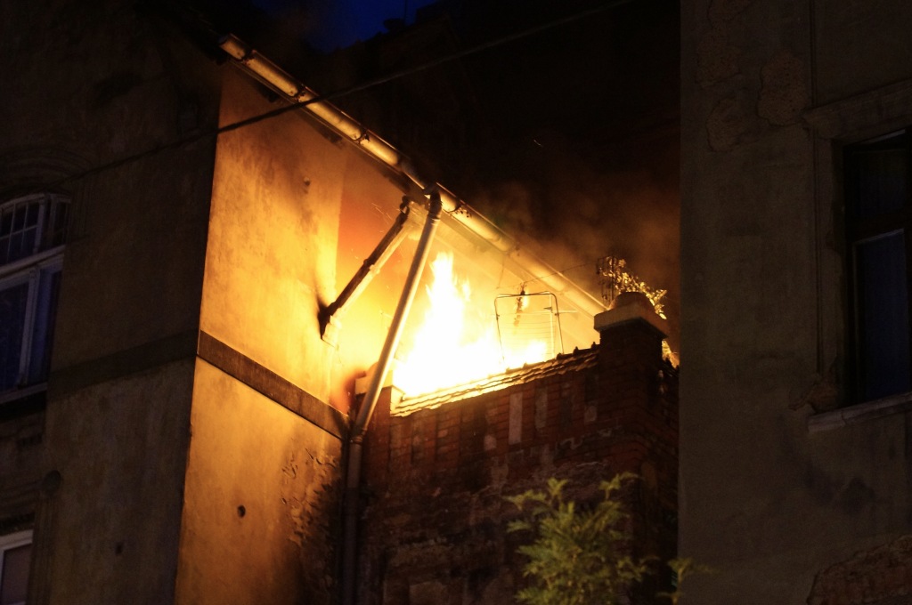 Pożar śmieci na balkonie przy ul.Orzeszkowej