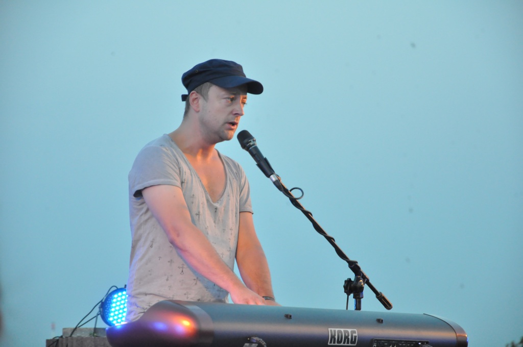 Czesław Zaśpiewał Solo Act