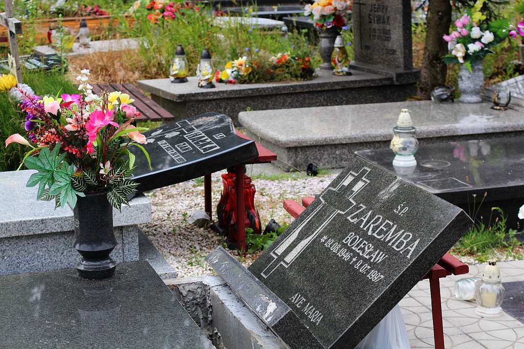 Połamali krzyże na cmentarzu przy Wrocławskiej