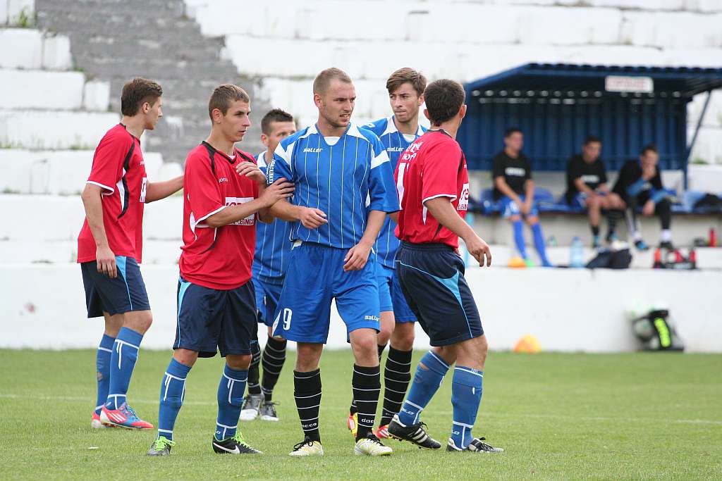 Efektowny start Konfeksu. Pięć goli w pół godziny!