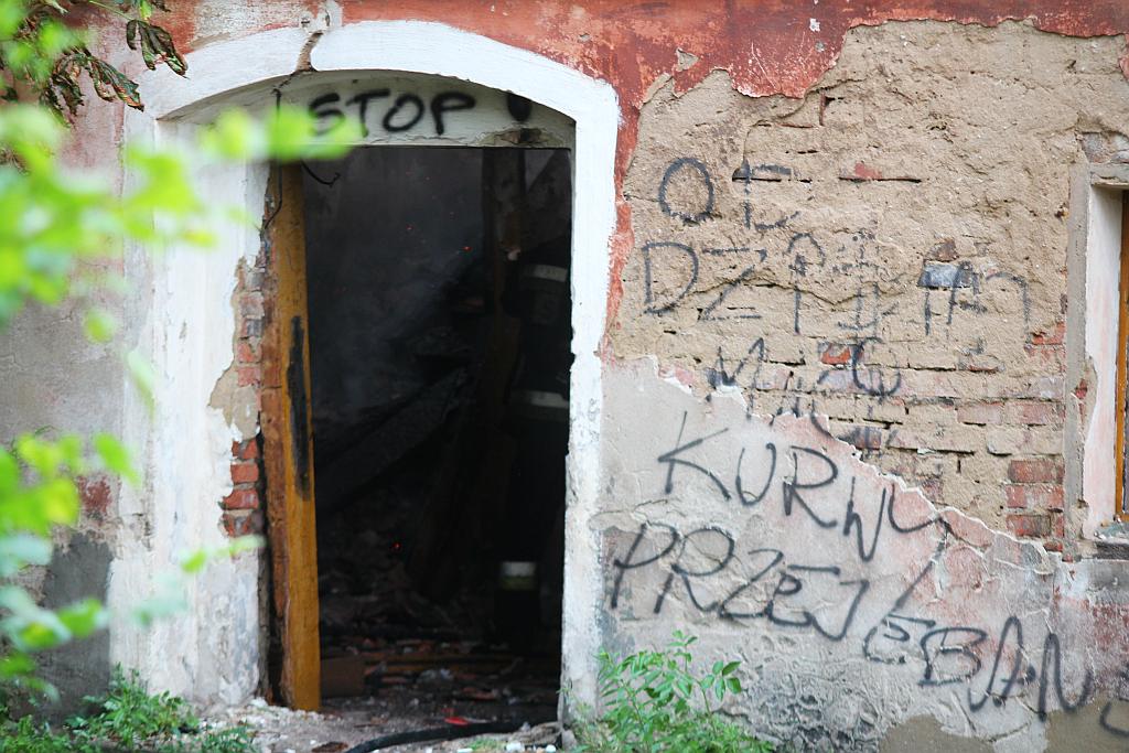 Palił się pustostan przy Wielogórskiej