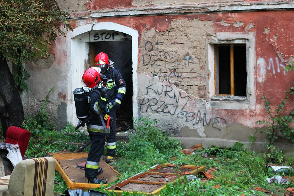 Palił się pustostan przy Wielogórskiej