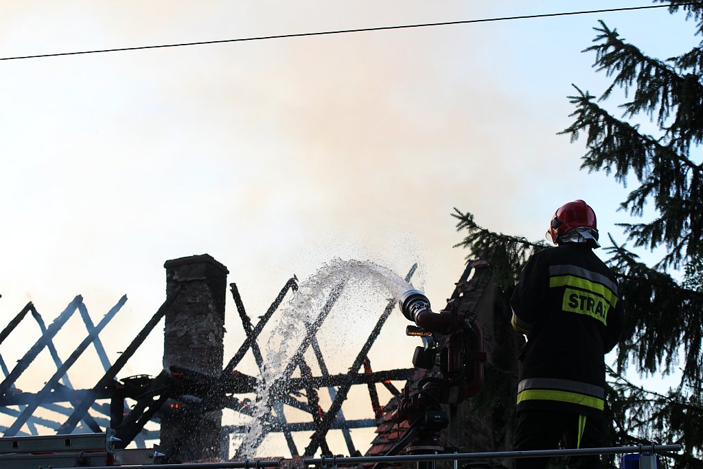 Palił się pustostan przy Wielogórskiej