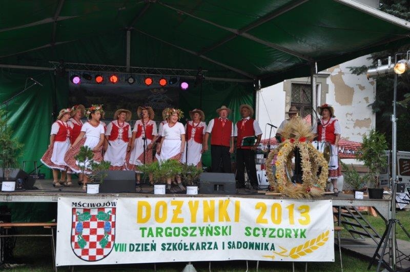 Szczepili drzewka i układali ikebany z kwiatów