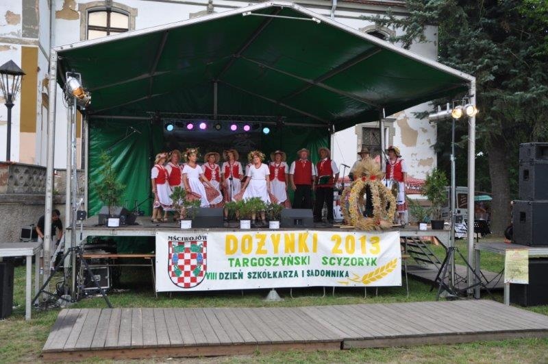 Szczepili drzewka i układali ikebany z kwiatów