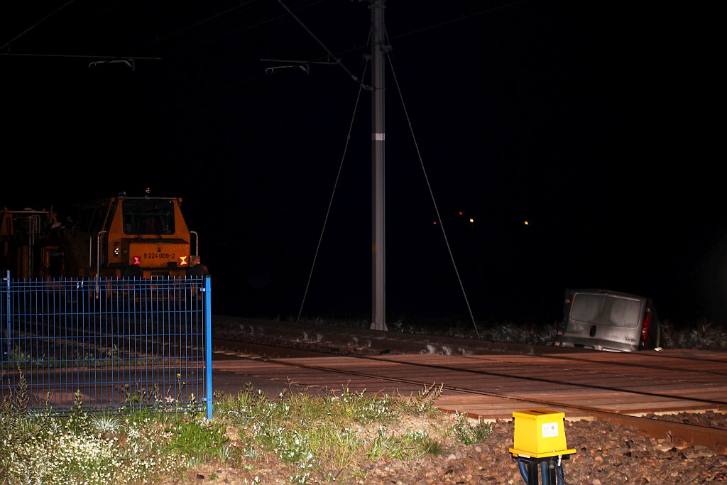 Bus zderzył się z pociągiem. Są ranni