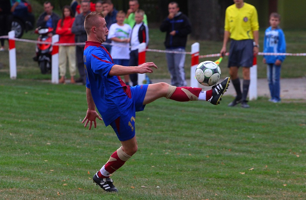 Okręgówka: KS Legnickie Pole - Chrobry II 4:0