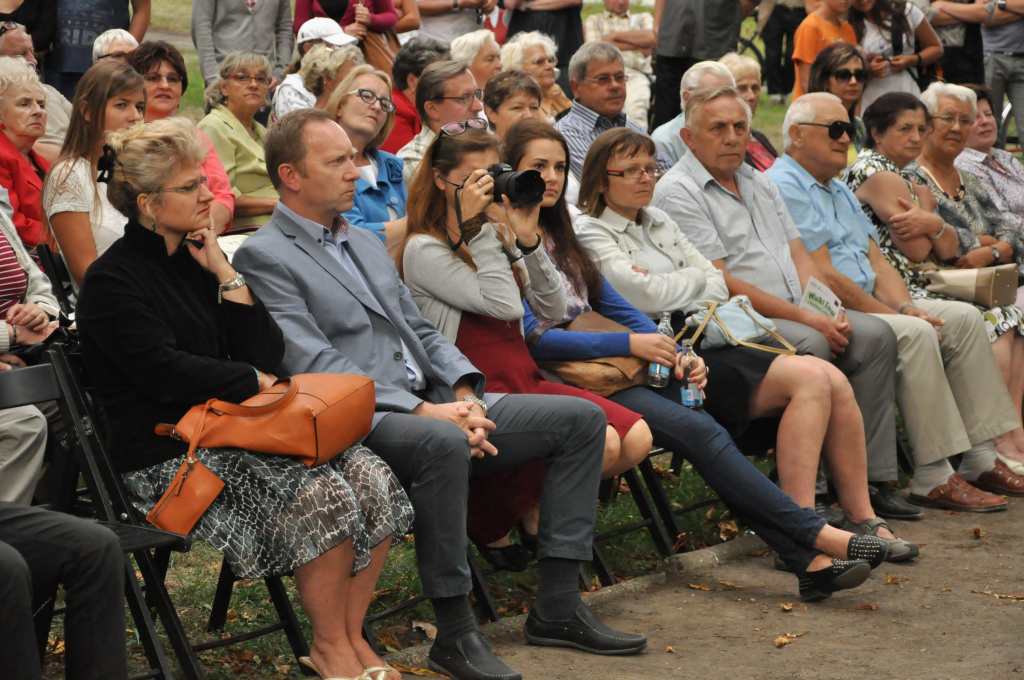 Pochwalili się musicalem w parku
