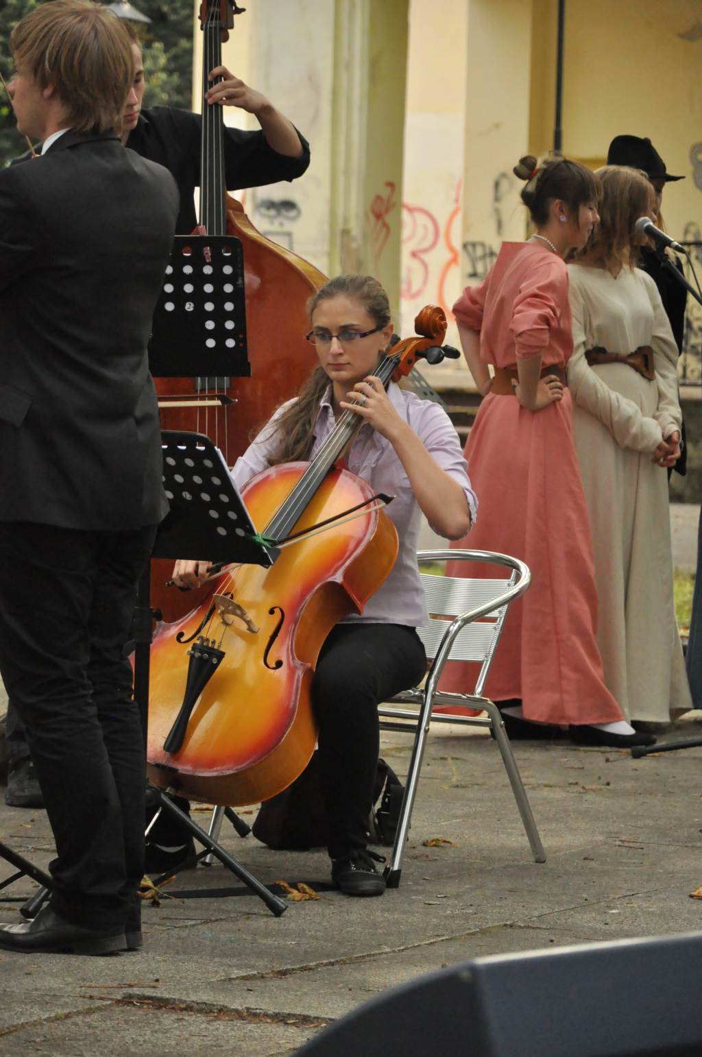 Pochwalili się musicalem w parku