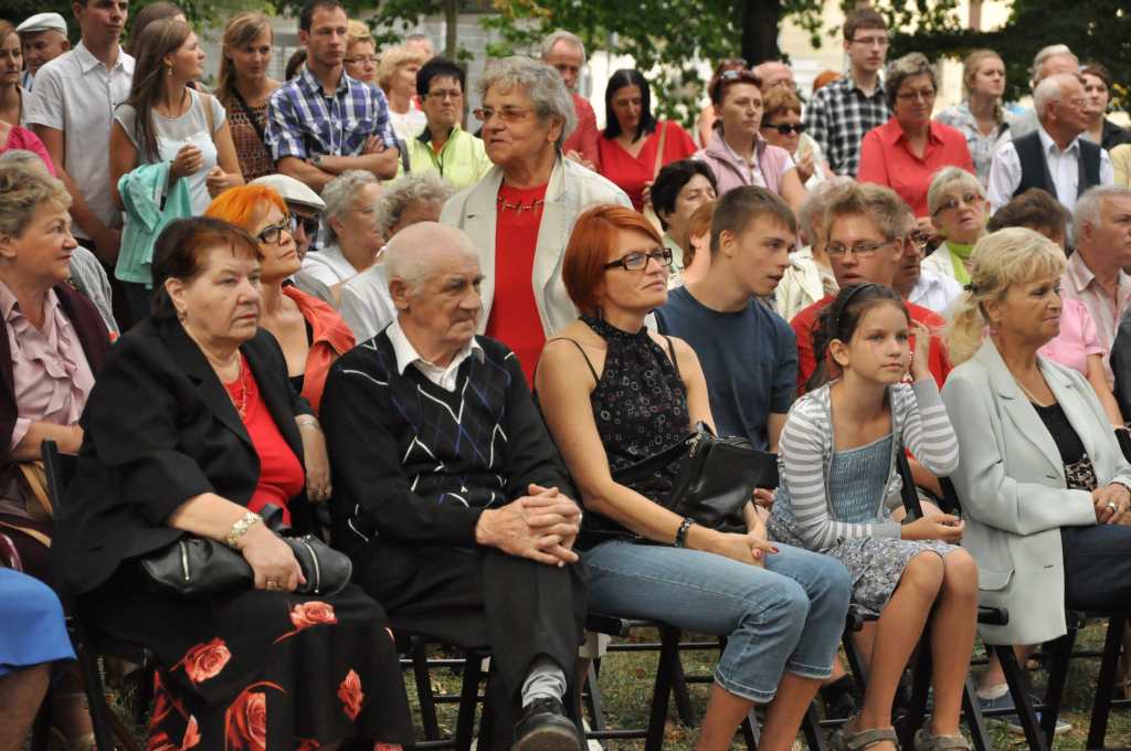Pochwalili się musicalem w parku