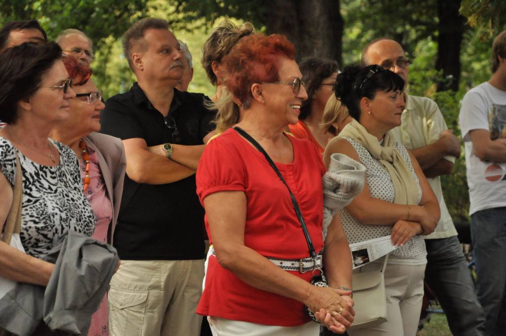 Pochwalili się musicalem w parku
