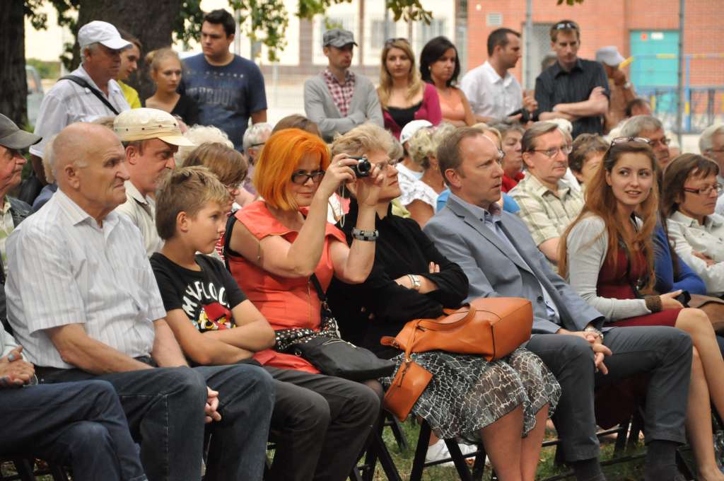 Pochwalili się musicalem w parku