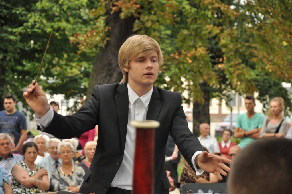 Pochwalili się musicalem w parku