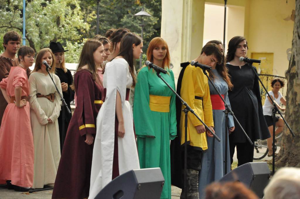 Pochwalili się musicalem w parku