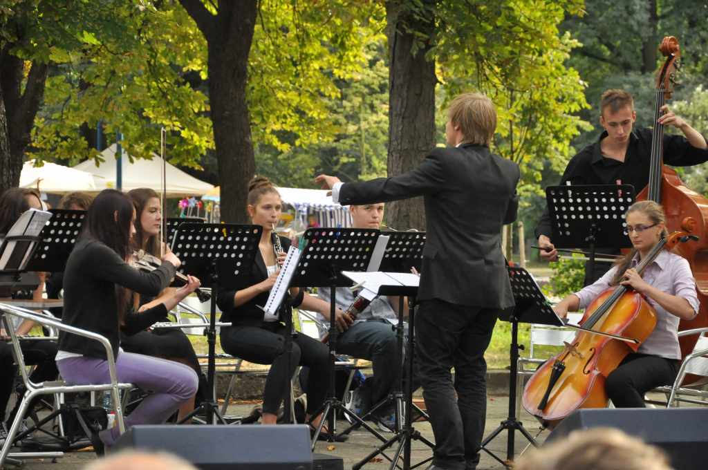 Pochwalili się musicalem w parku