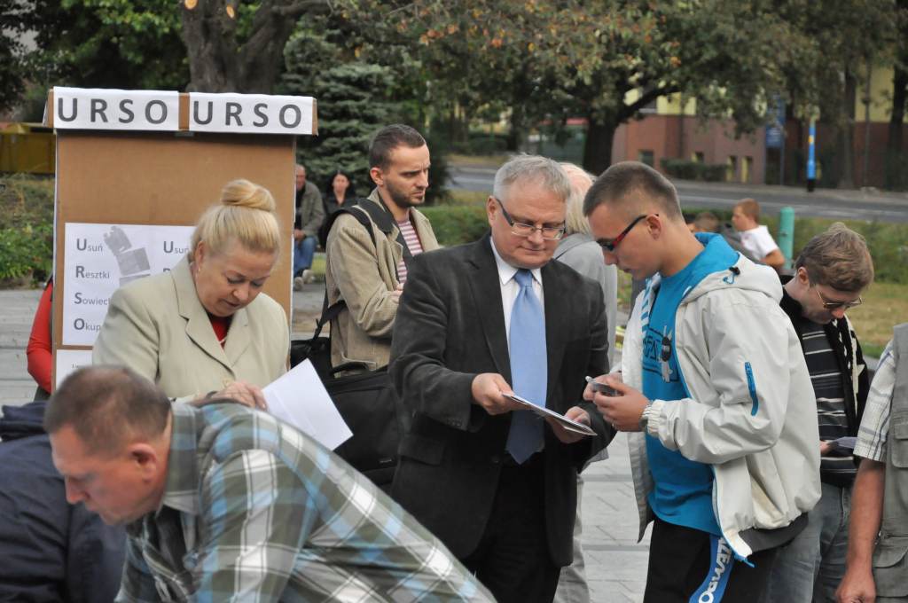 Chcą pozbyć się pomnika z Placu Słowiańskiego